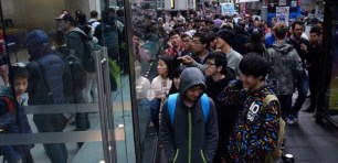 Why Apple is getting rid of the queues outside its stores: Best of the Web